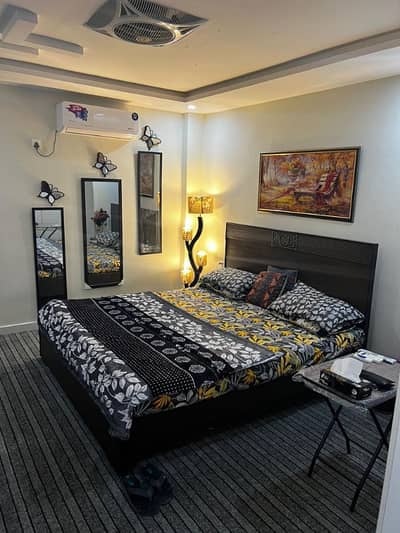 2 BED FURNISHED APARTMENT FOR RENT IN GULBERG GREEN