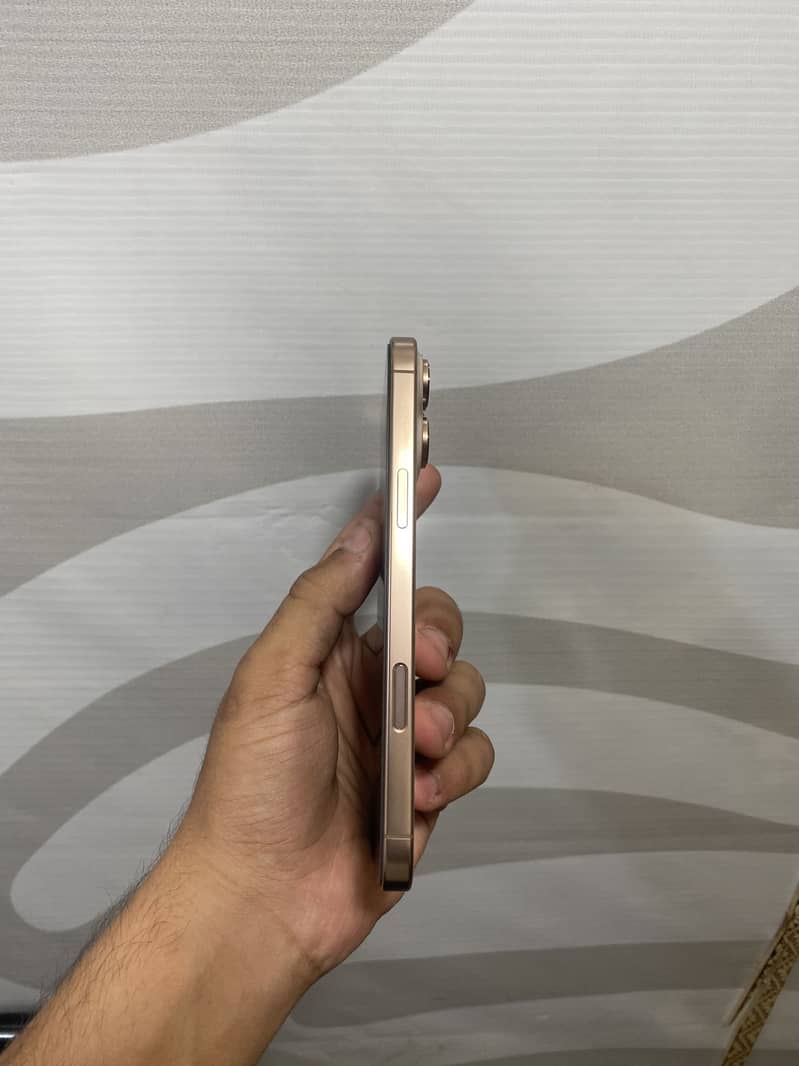 Iphone 16 pro max 1