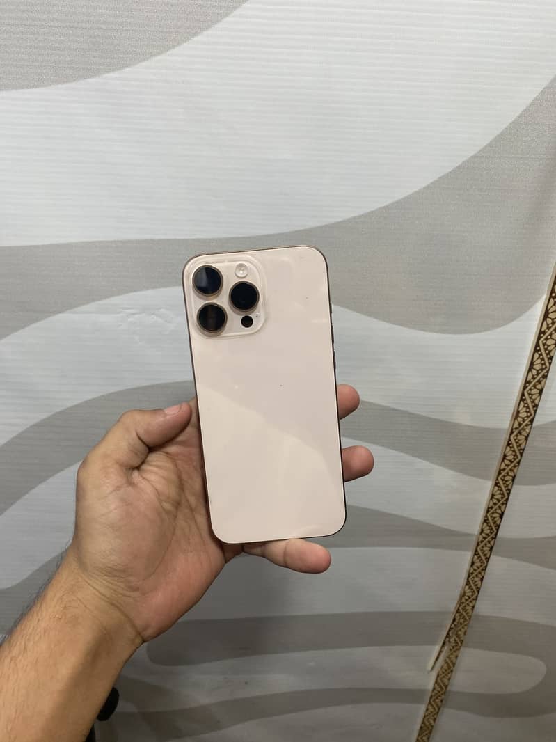 Iphone 16 pro max 3