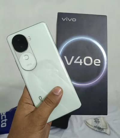 Vivo v40 for sale good condition 0308-29-16-232 my WhatsAp number
