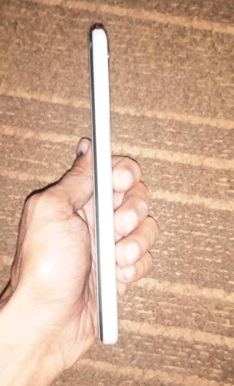 Tecno spark 8c 3
