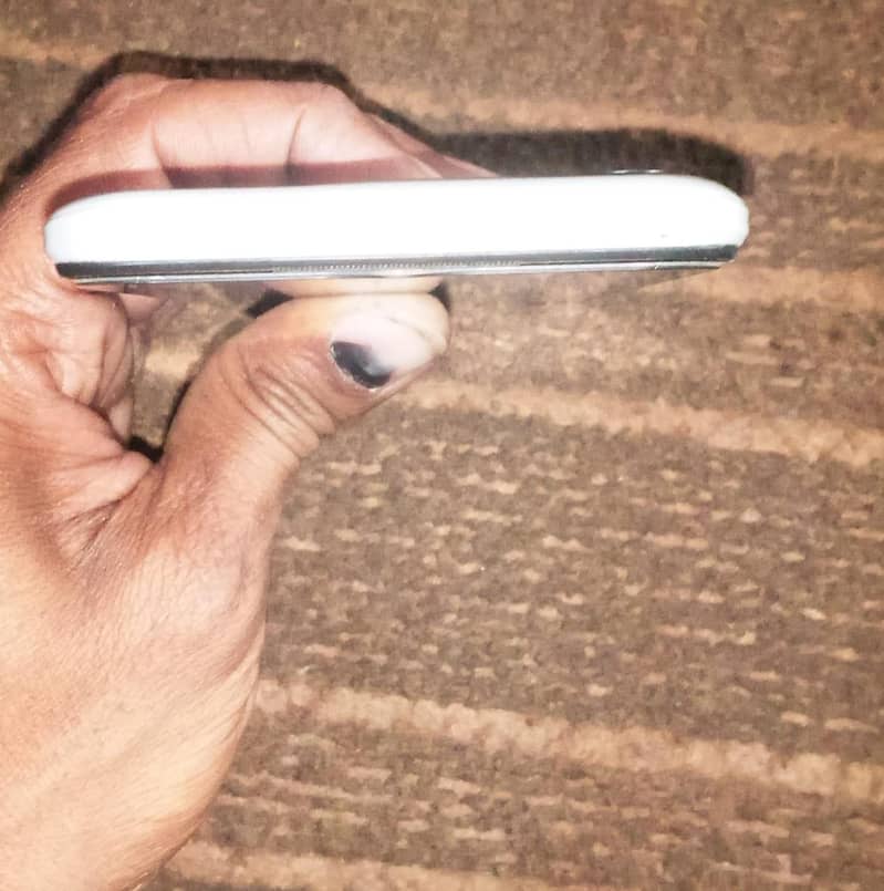 Tecno spark 8c 5