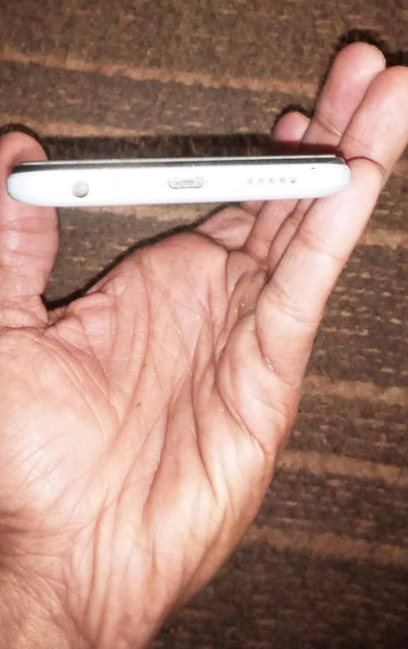 Tecno spark 8c 6