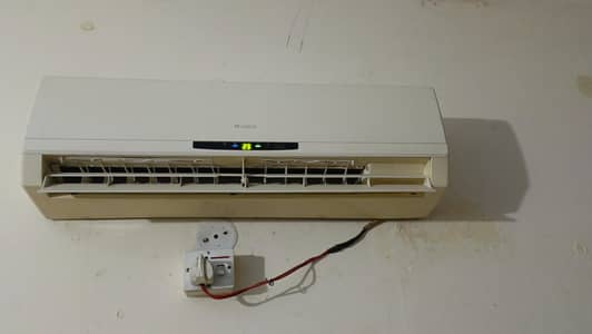 Gree 1.5 ton Ac non invertor ha good condition