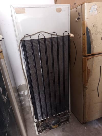 Dawlance medium size fridge 2 door