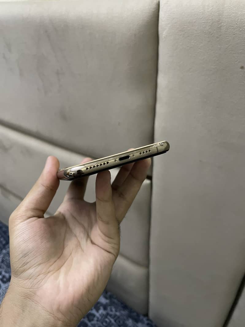 Iphone Xs Max 4