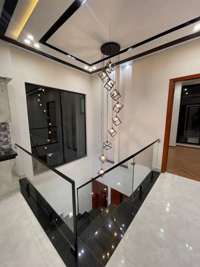 DHA RAHBAR SEC. 2 LIKE NEW HOUSE FOR SALE MARLA. 05