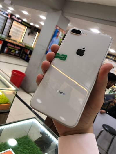 iphone 8plus non pta sim working 10/10 condition in low price