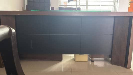 one executive offic Table with four guest chairs and 1 exexutive chair