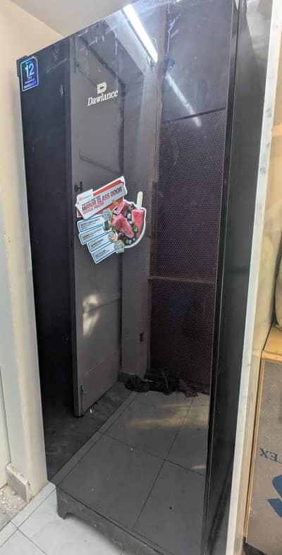 Dawlance vertical freezer