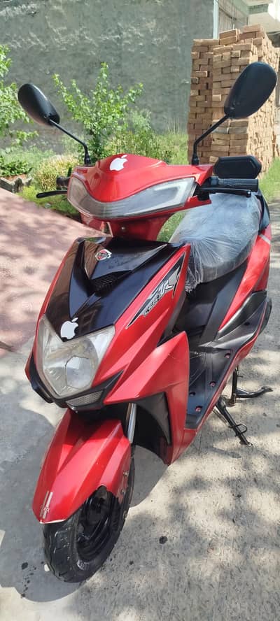 Electric scooty Atao Lectrix