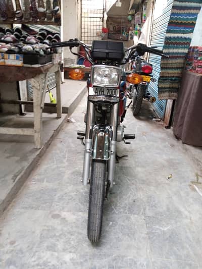 Honda 125 lush condition  everything okay