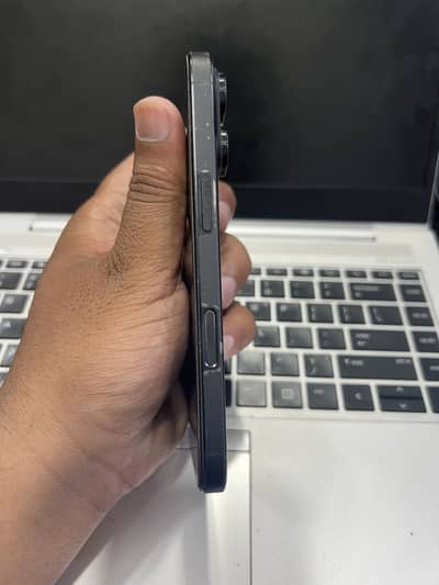 Iphn 16 pro black jv 128 GB cycle 250 battery health 98