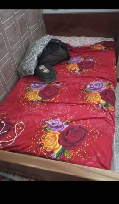 total 3 pic ha sam  with matres  chori ka rat lagna Wala dur raha