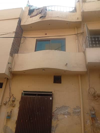 2.5 Marla Triple Storey House for Sale Near Main Road