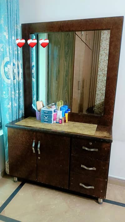 dressing table