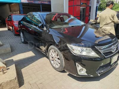 Toyota Camry Hybrid 2012