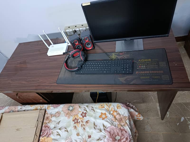 Study Table / Computer Table / Workstation 0