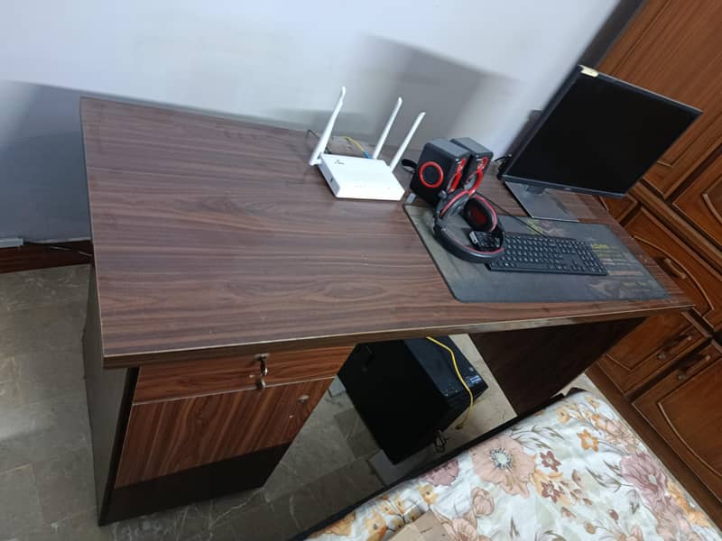 Study Table / Computer Table / Workstation 1