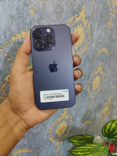 I phone 14 Pro . 128gb 87 health water pack