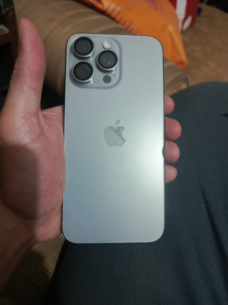 Iphone 15 Pro Max 1