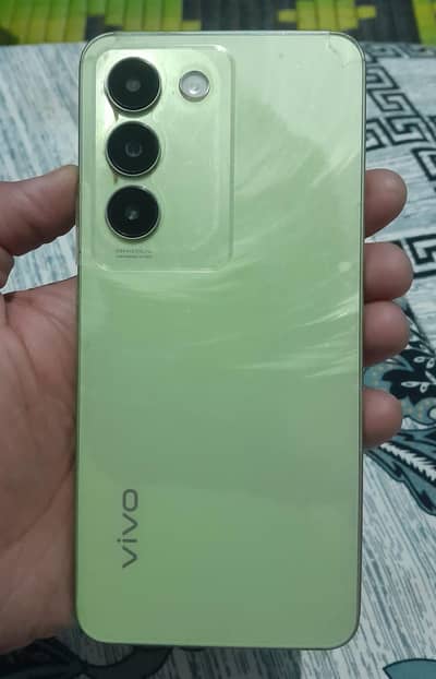 Vivo y100 4 months used 8/256