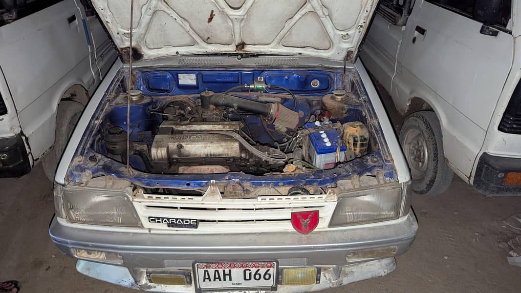 Charade Automatic  Vitz 1300cc Engine 5