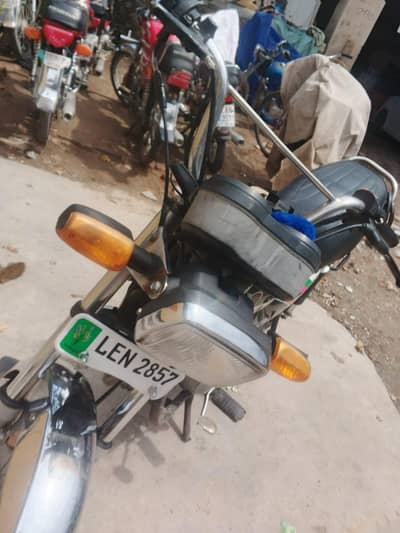 Honda bike 100cc my phone number 03105642139