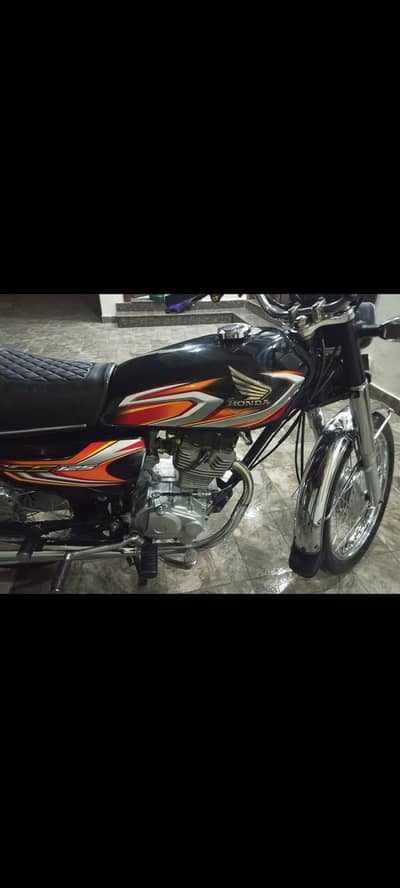 Honda cg125 model 2022 biomatric total genuine bike
