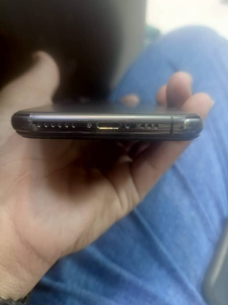 iPhone XS 0