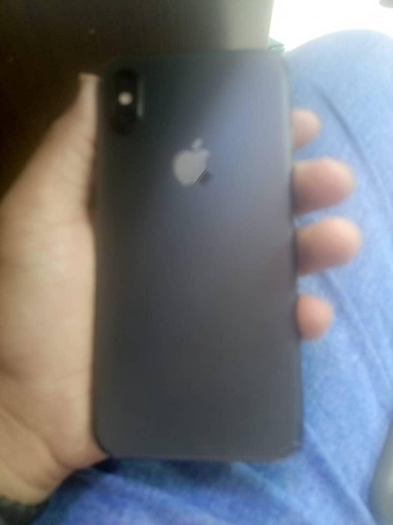 iPhone XS 4