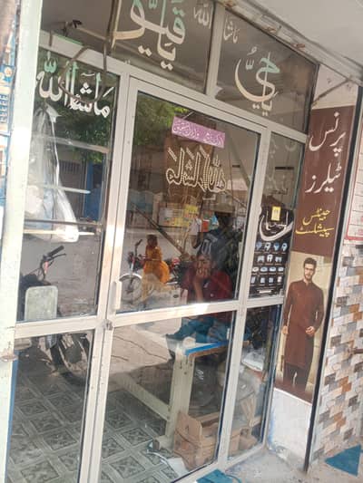 very gud iron frame with mirror