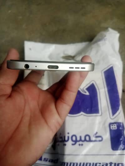 tecno spark 40 pro all okay new mobile hai with box original charger