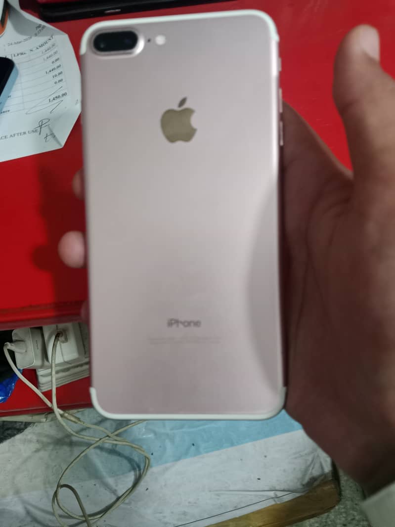 Apple iPhone 7 Plus 2