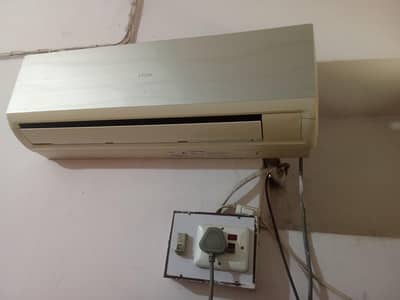 heier 1 ton 12000 btu Energy saving model original condition