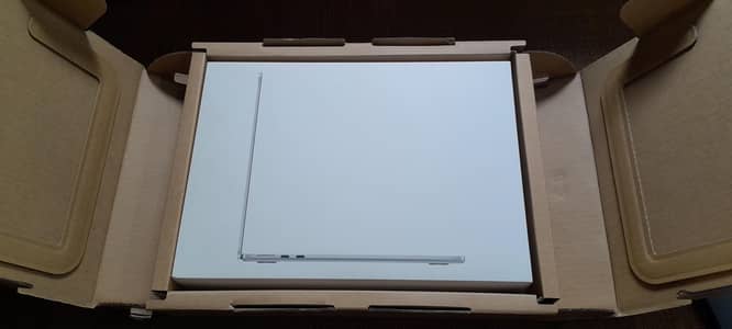 M4 Macbook air brand new imported from Uk Just box opened for Airport