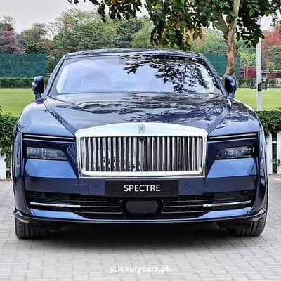 Dubai license luxury car driver Job needed