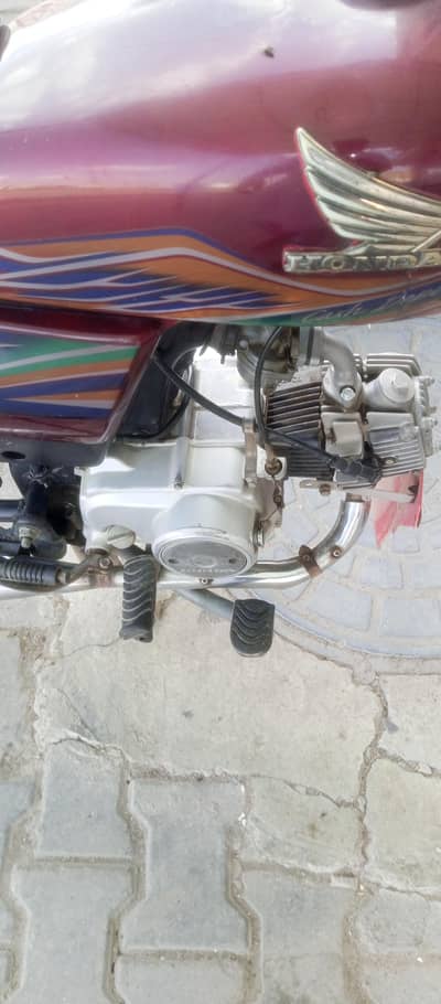 Honda cd70. . . 03480424335