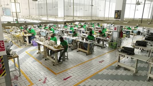 Chance Deal : 1200 Yards Brand New Factory In Prime Location Of Korangi Industrial Area Near Shan & Vita Chowrangi At Low Rent.