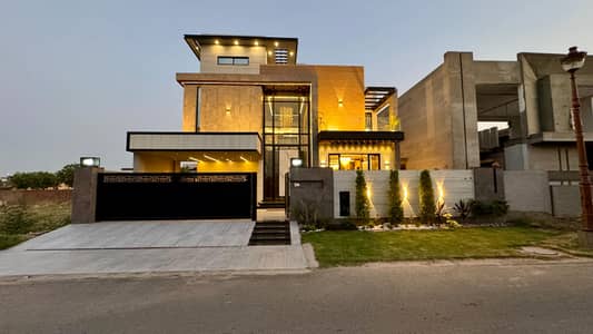 1 Kanal Grand House in Lake City | Ultra Luxury | Prime Location