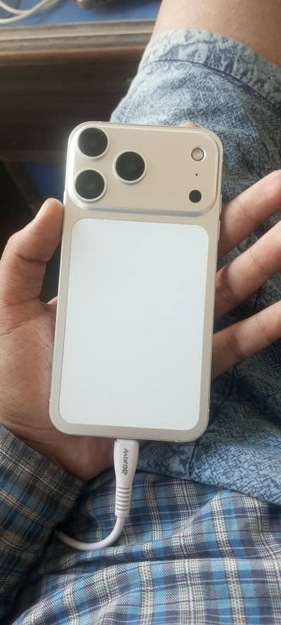 iPhone xr convention 17 pro