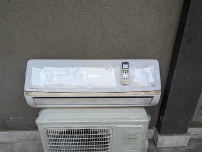 Orient DC inverter  1 ton goldfin model good/0312/46/46/208