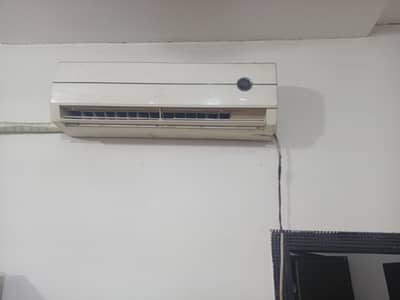 GREE NON INVETER 1.5 AC