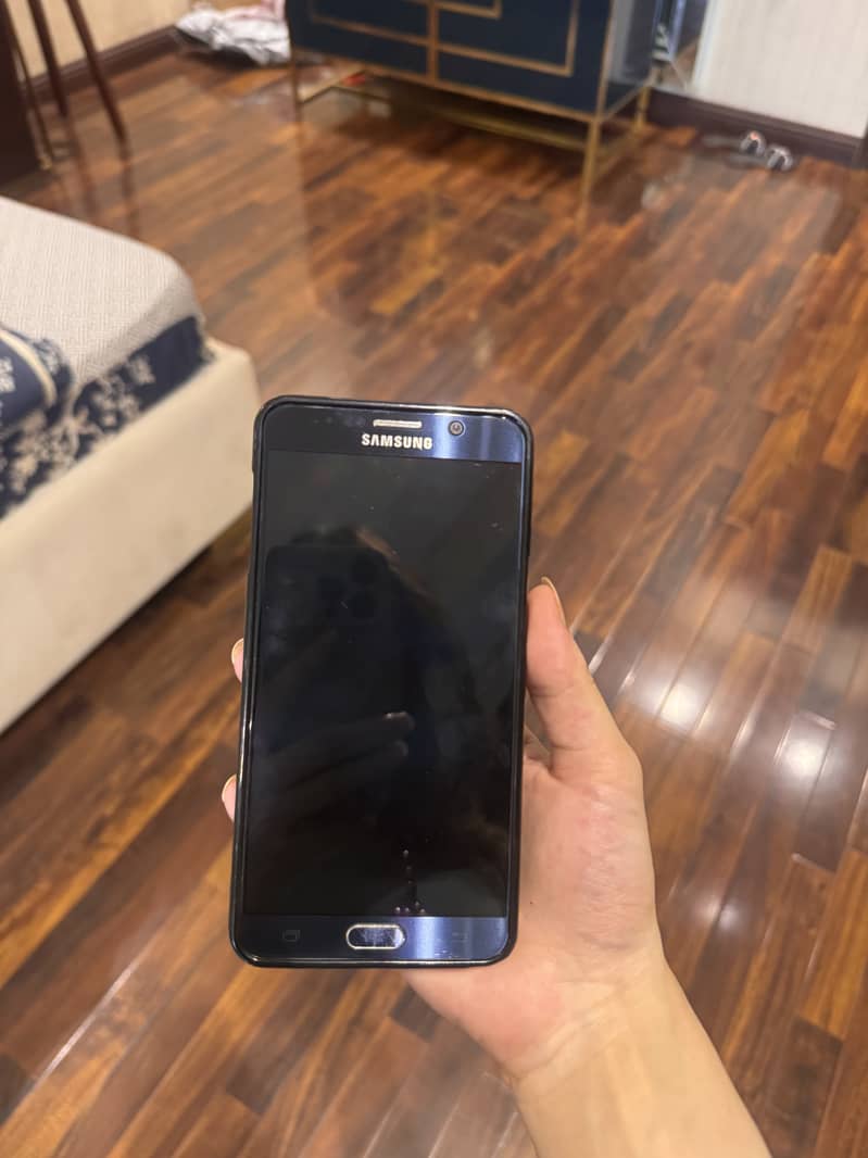 Galaxy Note 5 (superb condition) android version 7.0 3