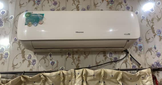 Hisense 1.5 Ton DC inverter AC for sale.