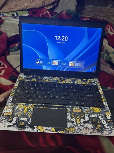 Very Slim i7 4gen 8gb ram 256ssd 4hours battery time condition 10/10
