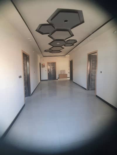 Gulshan-e-Iqbal Premium Block 3-Bed D/D Portion | 1st Floor | Tiled Flooring | Near Schools & Markets