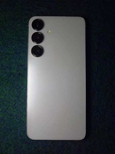 Samsung galaxy S25+ 12/512 with box