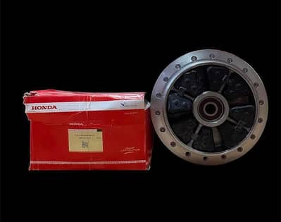 Cg 125 Genion Back Wheel Hub And Back Rim and Magnet Tapa