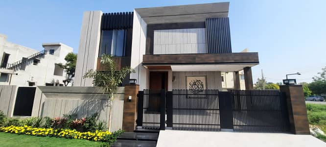 16.5 MALRA Luxury Class Masterpiece Bungalow For Sale State Life Near DHA